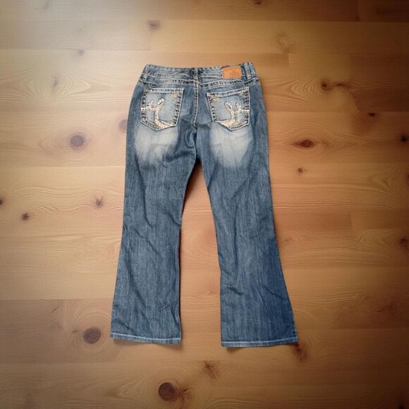Maurices Light Wash Faded Denim Capris Size 5/6 Long 28x25 #36 - Picture 1 of 6
